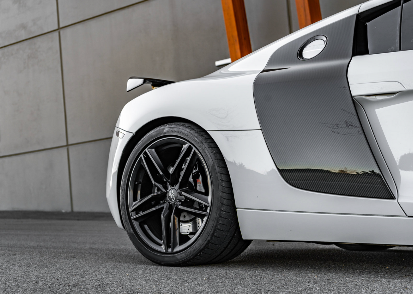 Audi R8 V8